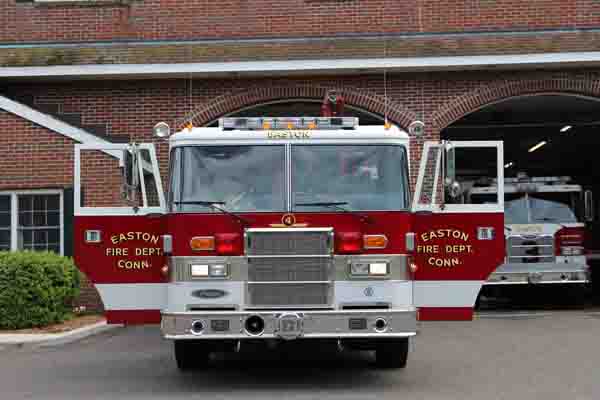 Engine 4 - Pierce 'Dash' - View 3